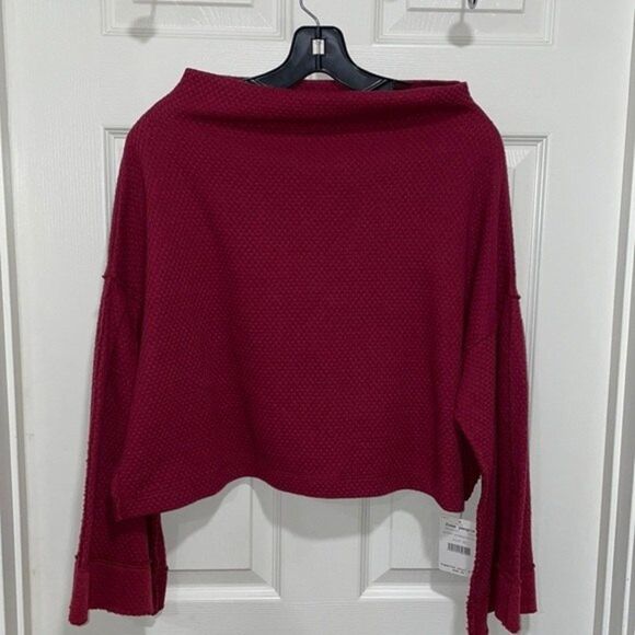 FREE PEOPLE Bunny Bell Sleeve Top in Queen Pomegranate Sz XS - Picture 5 of 9